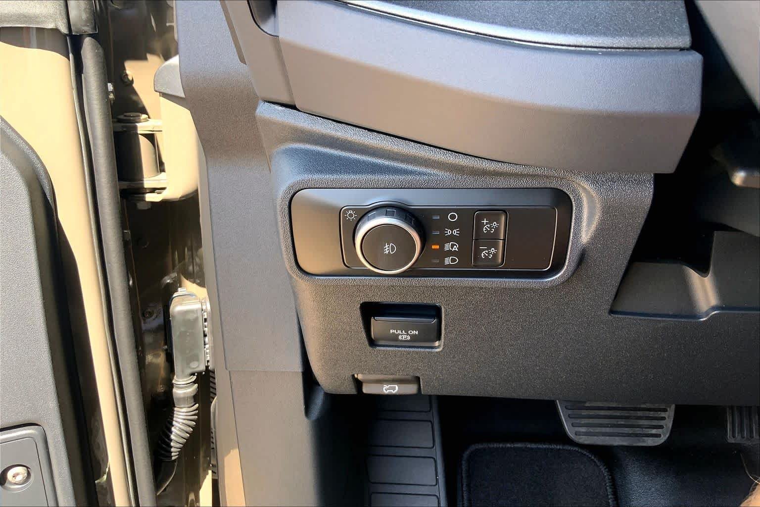 New 2026 Marsh Gray Ford Badlands® image 20