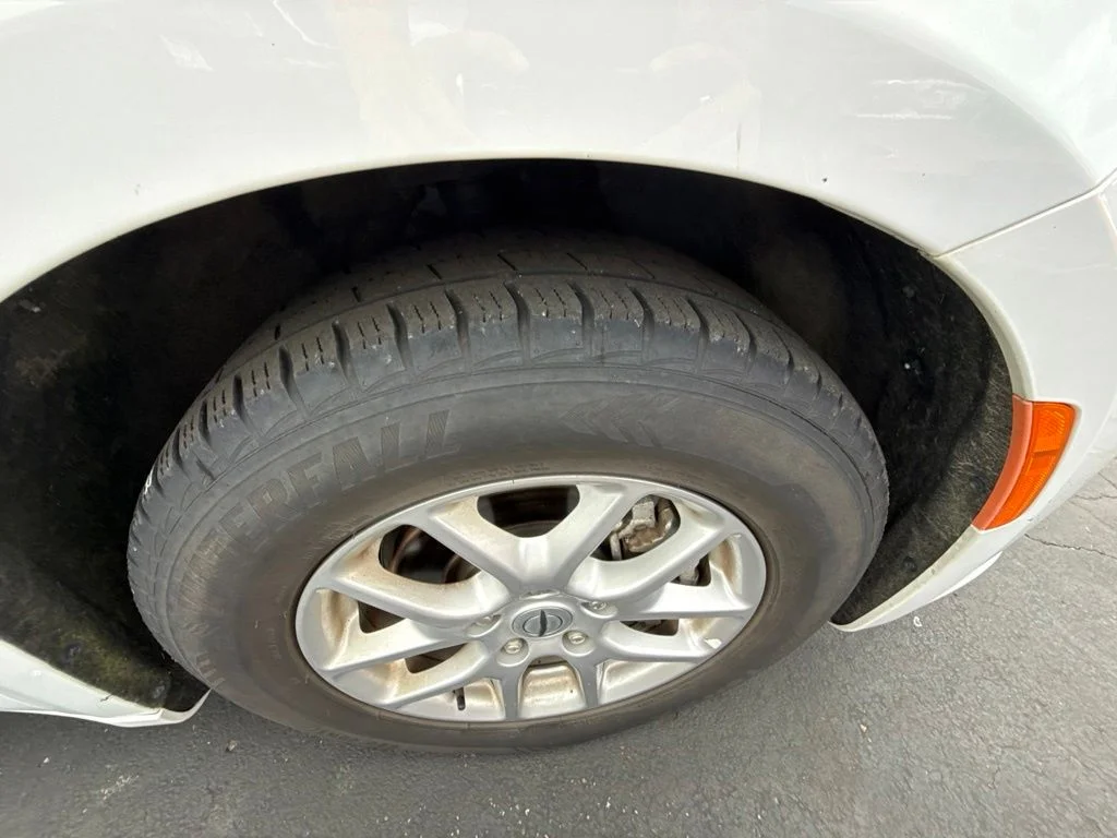 Used 2023 White Chrysler Touring L image 18