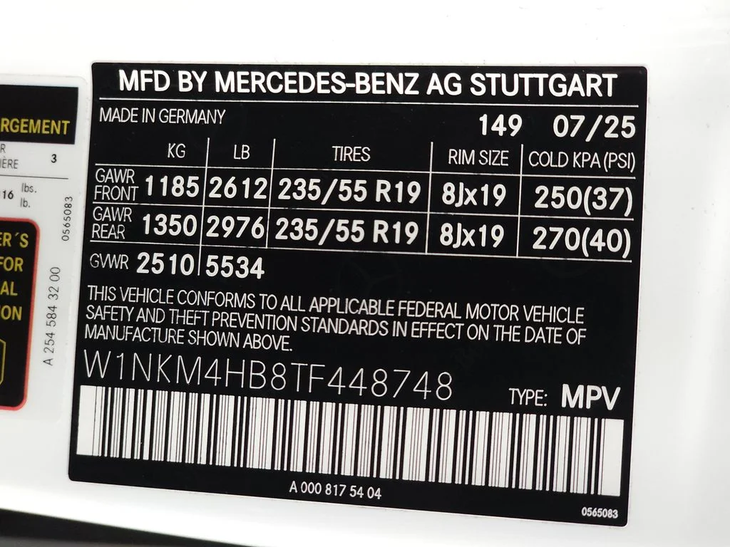 Certified Used 2026 Polar White Mercedes-Benz GLC 300 image 37