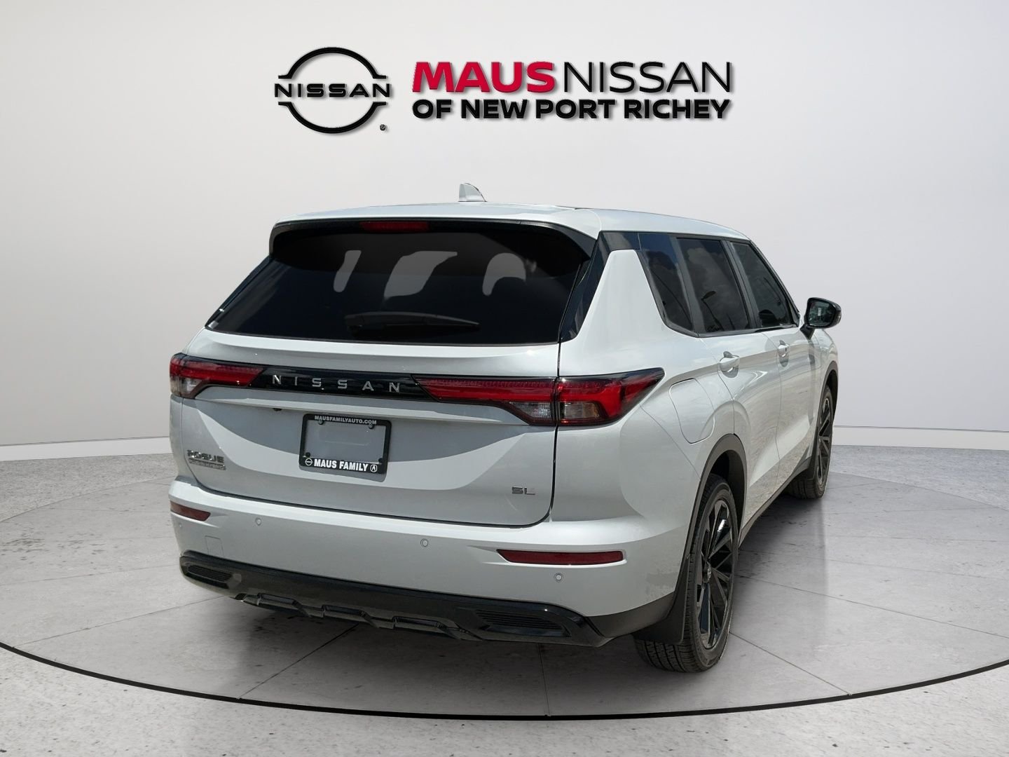 New 2026 White Nissan SL image 10