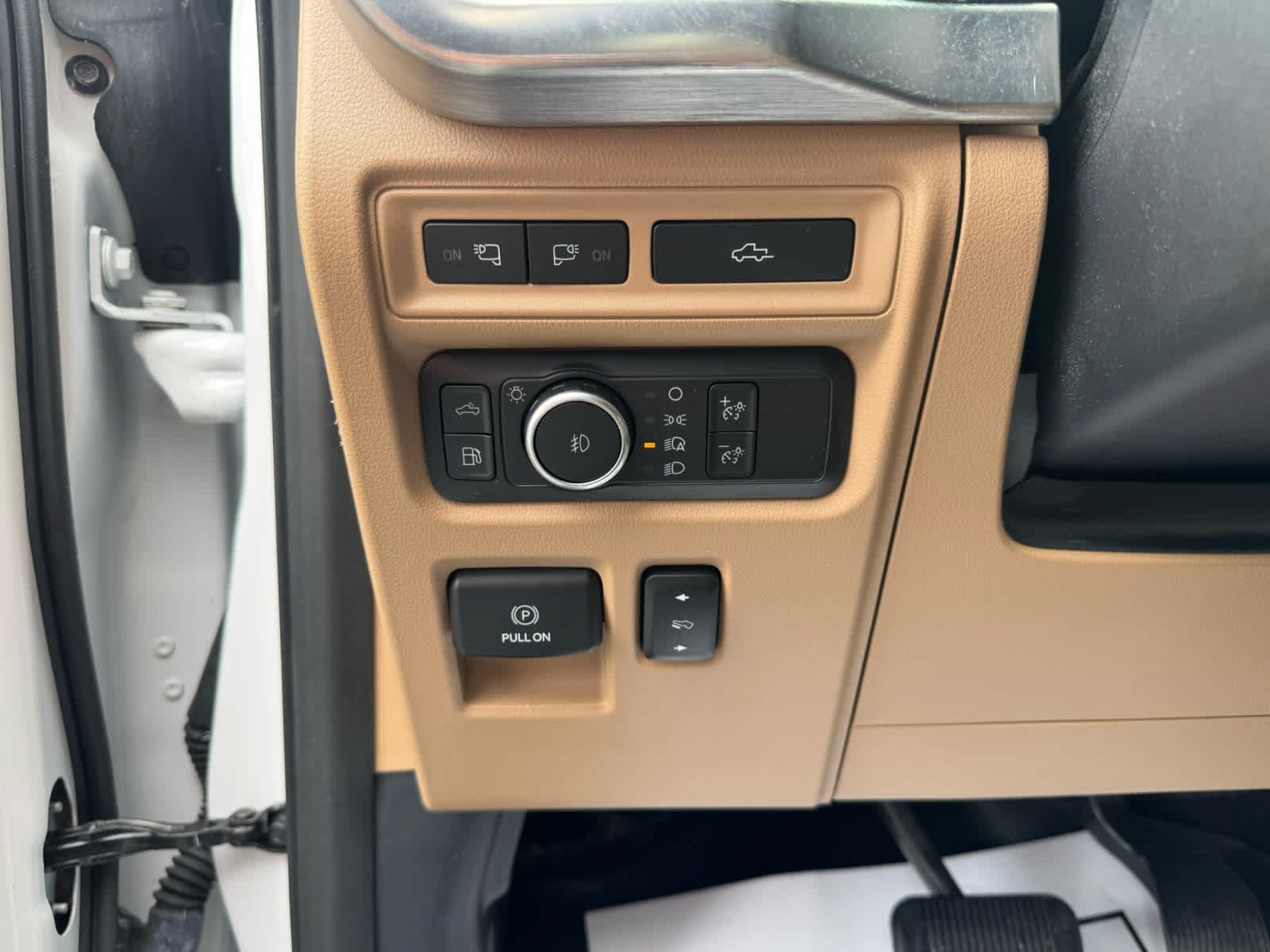Certified Used 2021 Oxford White Ford LARIAT image 15