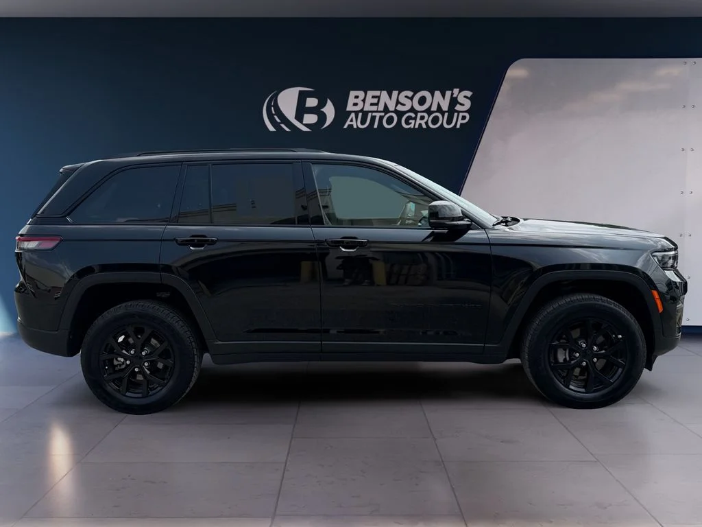 Used 2025 Black Jeep Altitude image 6