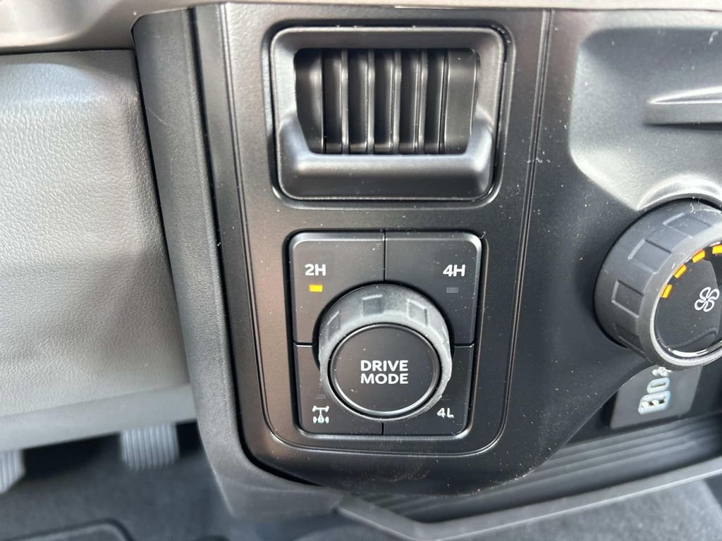 New 2026 Oxford White Ford F-250® XL image 22