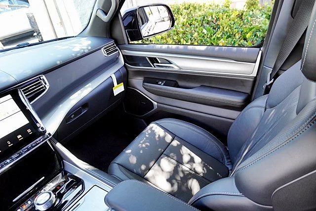 New 2026 High Gloss Black Jeep Limited Reserve image 28