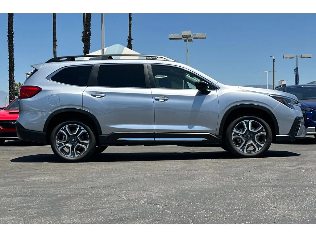 New 2026 ICE SILVER METALLIC Subaru Limited 7-Passenger image 2
