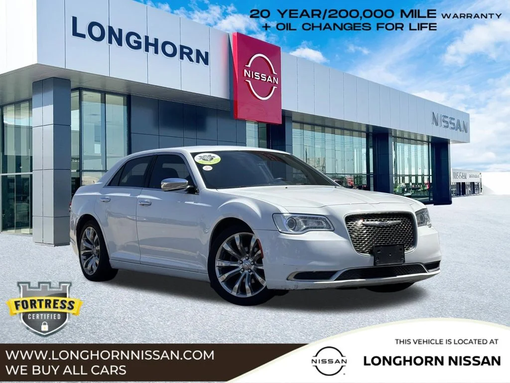 2019 Chrysler 300 Touring's photo