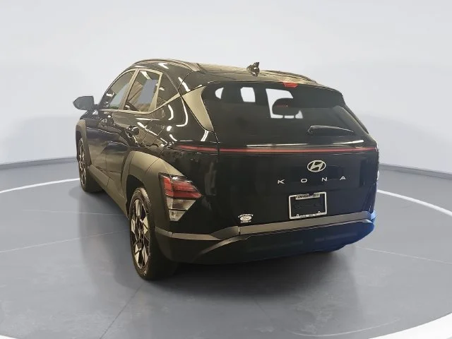 Used 2025 Black Hyundai SEL image 5