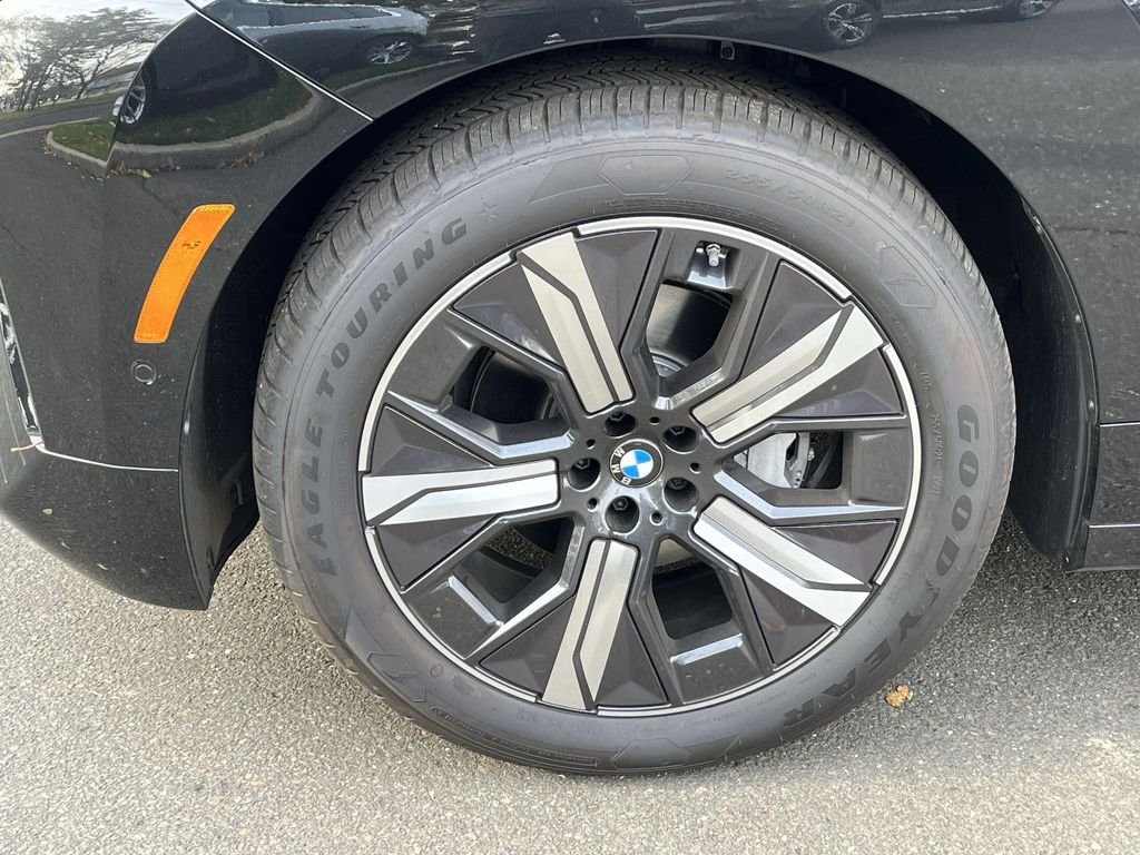 2026 BMW iX 45 - Photo 10