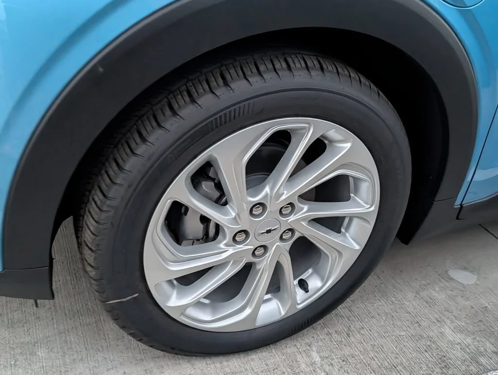 New 2027 Marina Blue Metallic Chevrolet LT image 4
