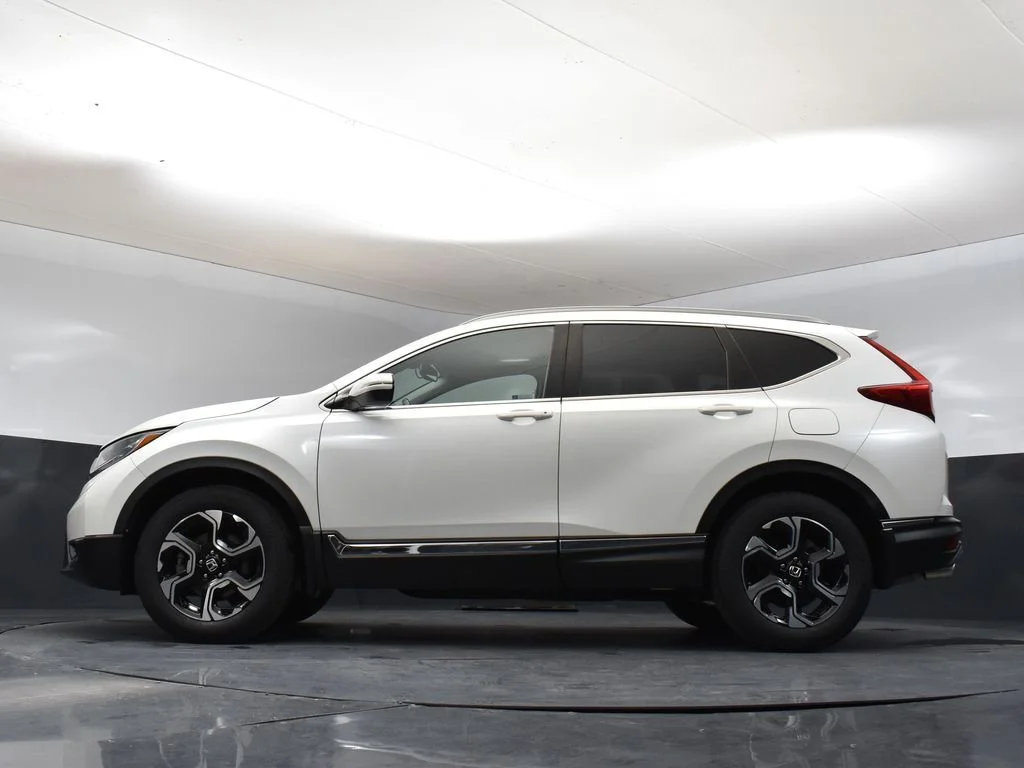Certified Used 2018 White Honda Touring image 31