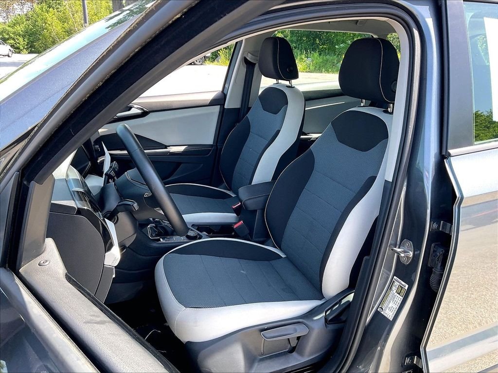 Used 2025 Platinum Gray Metallic Volkswagen 1.5T S image 9
