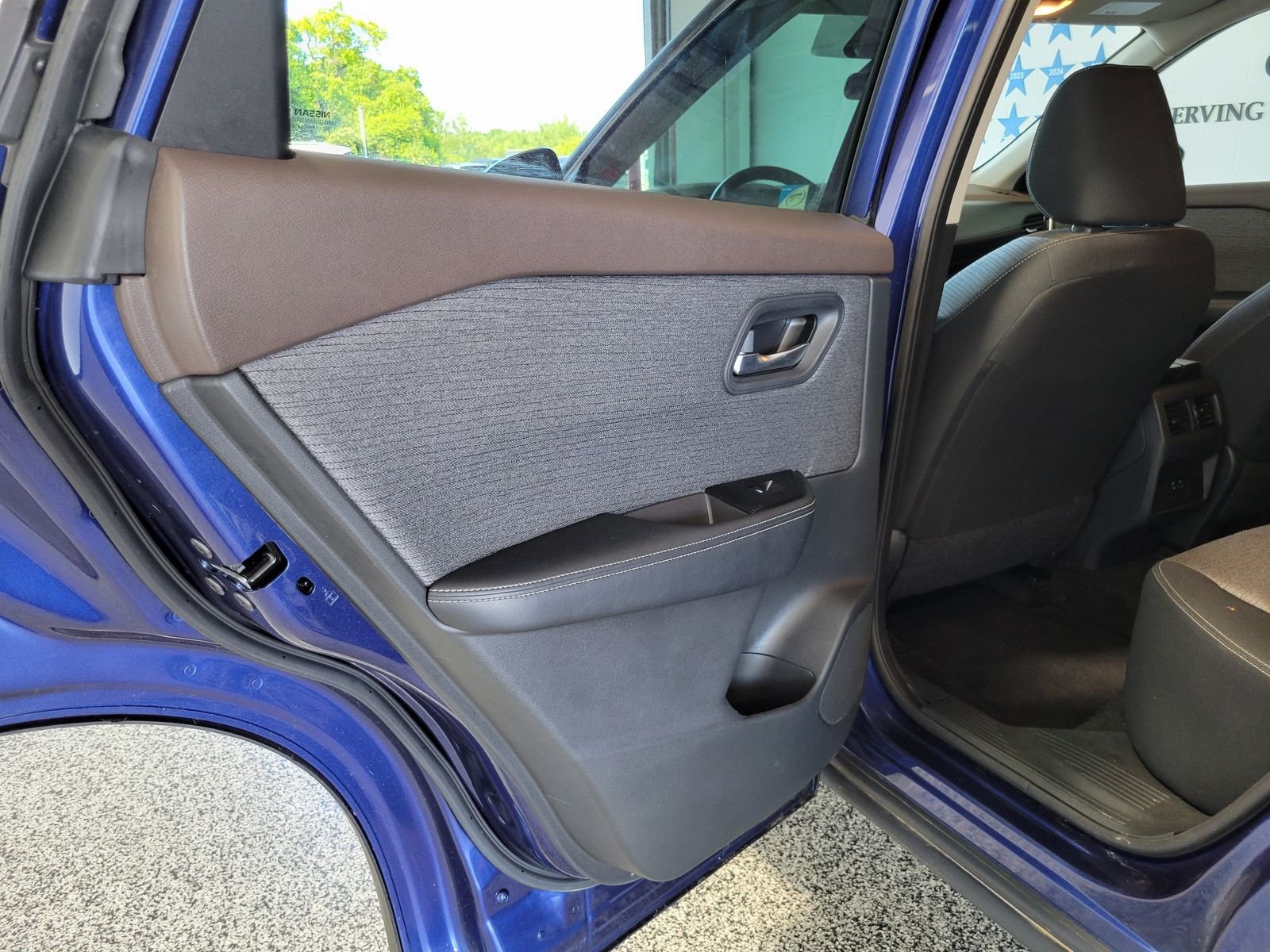 Used 2023 Blue Nissan SV image 21