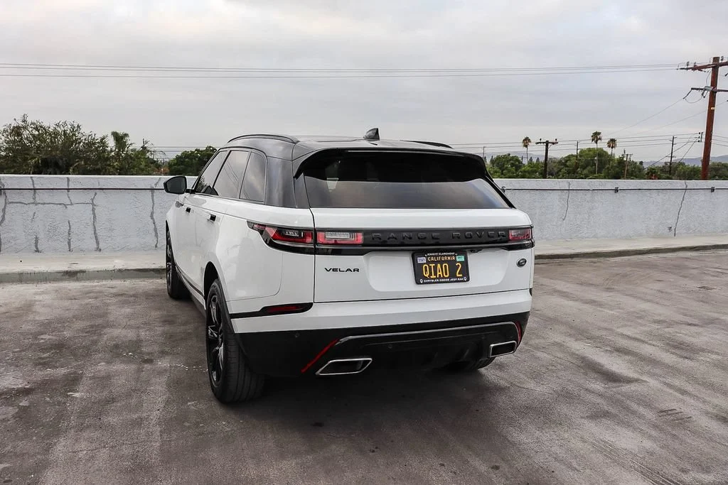 Used 2023  Land Rover R-Dynamic S MHEV image 7