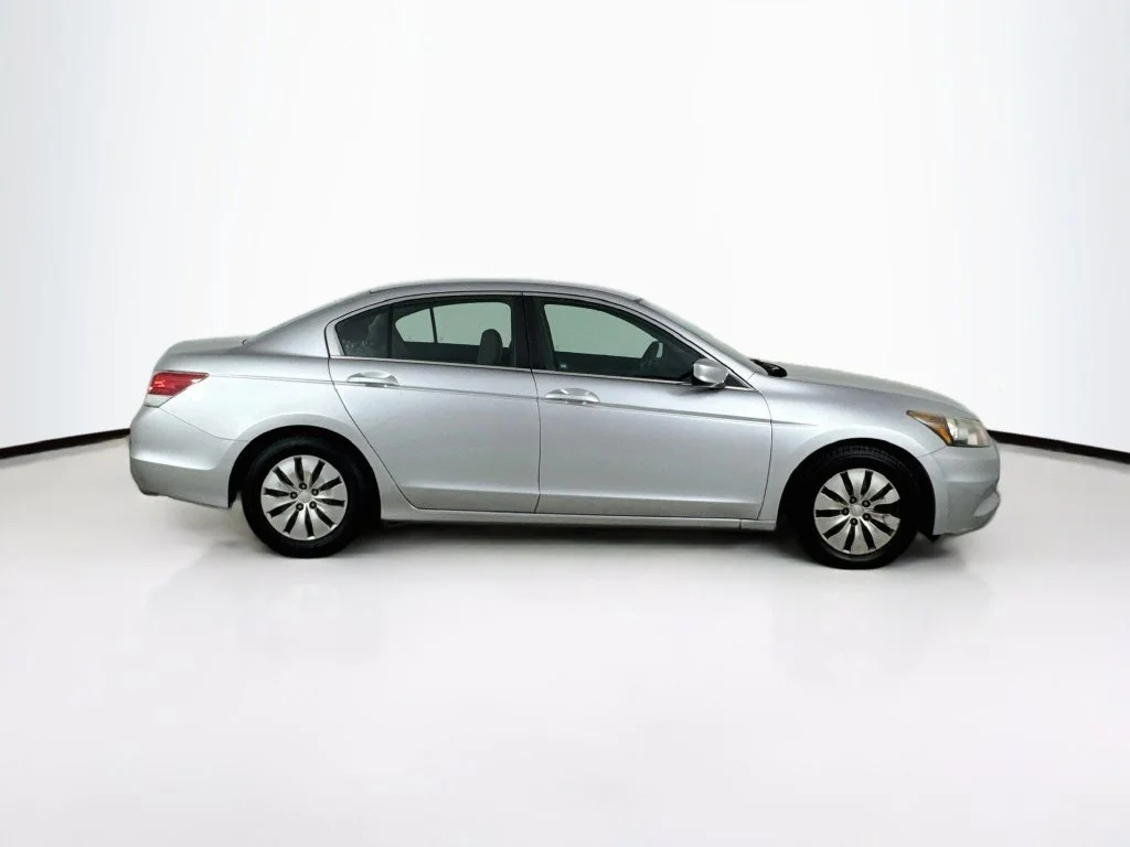 Used 2012 Alabaster Silver Metallic Honda LX image 8