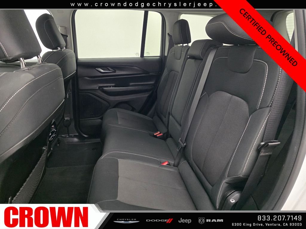 Used 2024 White Jeep Laredo image 18