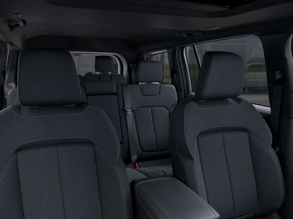 New 2025 Diamond Black Crystal Pearl-Coat Exterior Paint Jeep Laredo image 26