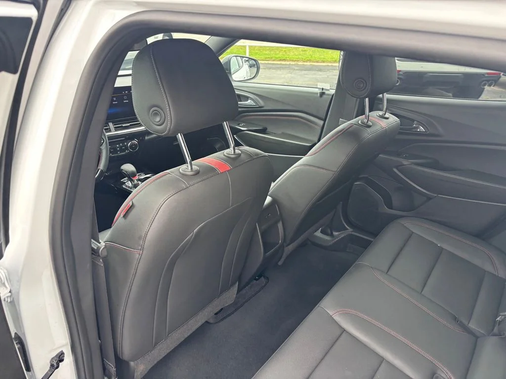 Used 2026 White Chevrolet 2RS image 28