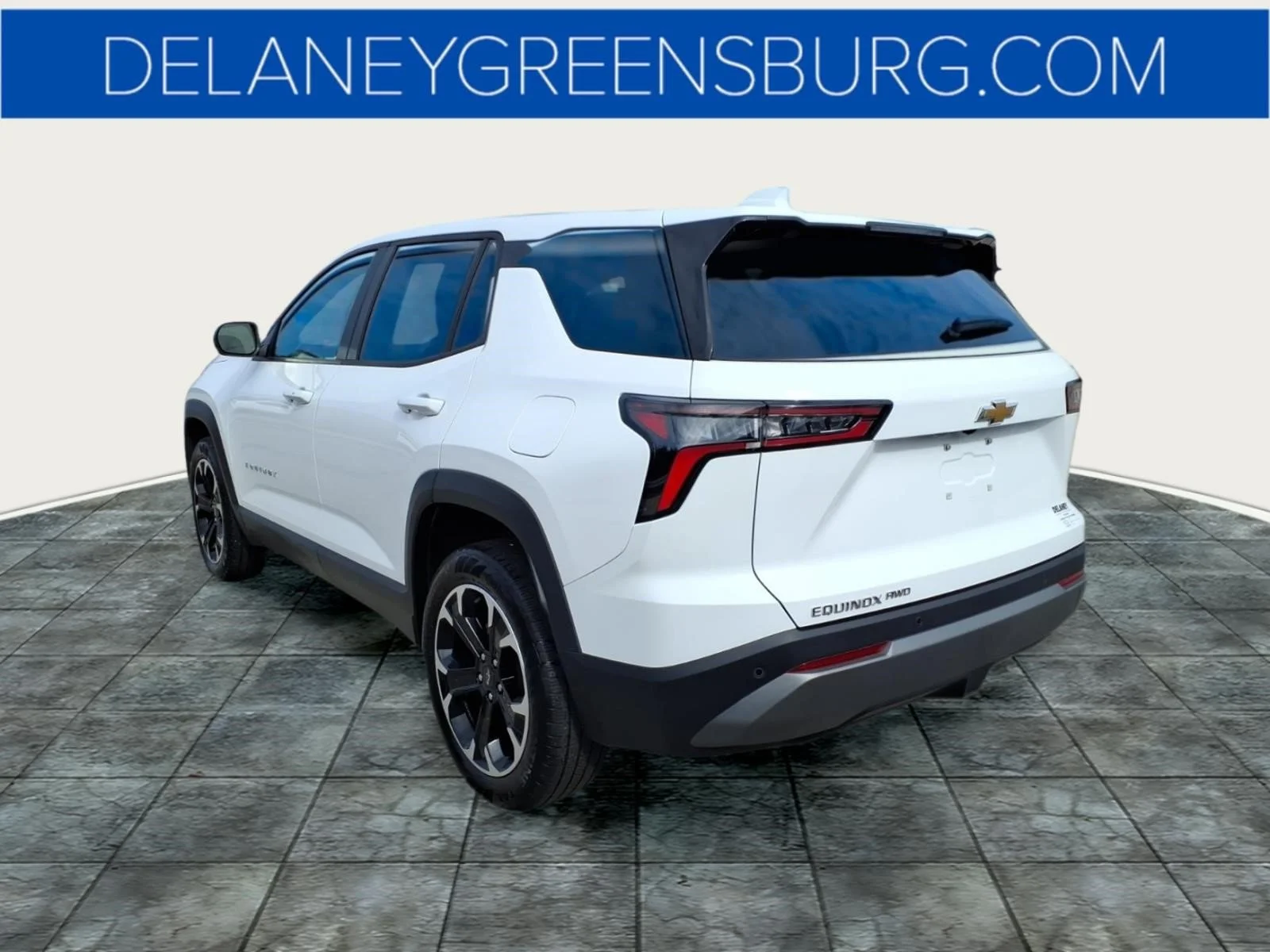Used 2025 Summit White Chevrolet LT image 5