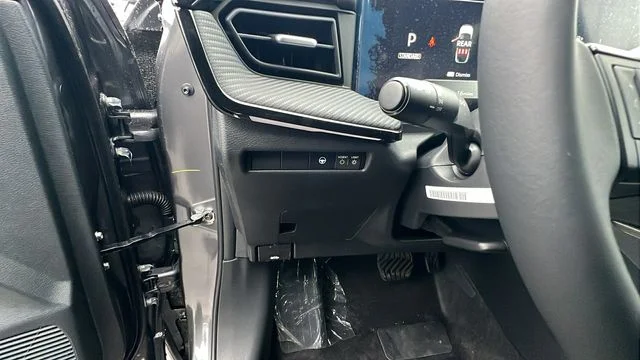 New 2025 Gray Nissan SR image 32