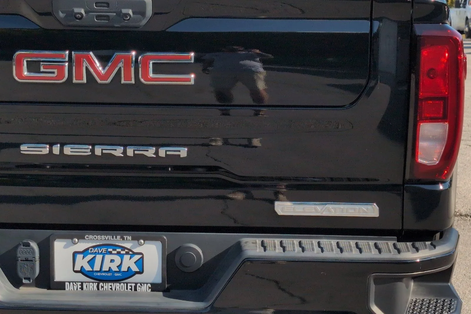 Used 2024 Onyx Black GMC Elevation image 28