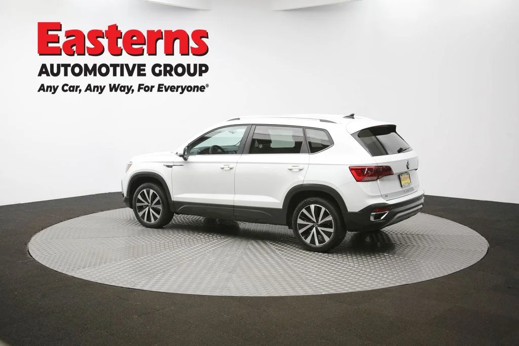 Used 2024 White Volkswagen 1.5T SE image 57
