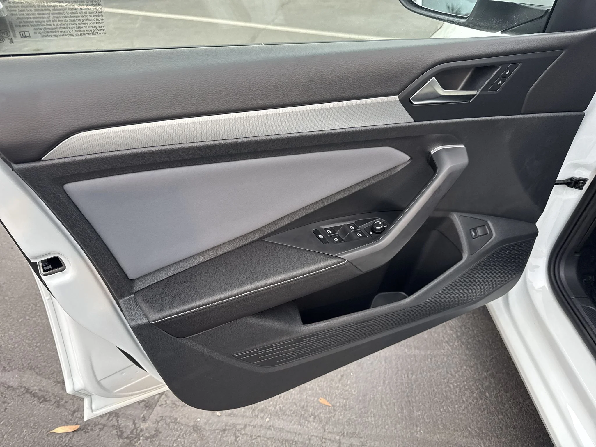 New 2026 Opal White Pearl Volkswagen SE image 11