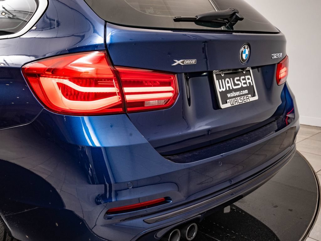 Used 2016 Mediterranean Blue Metallic BMW 328i xDrive image 20