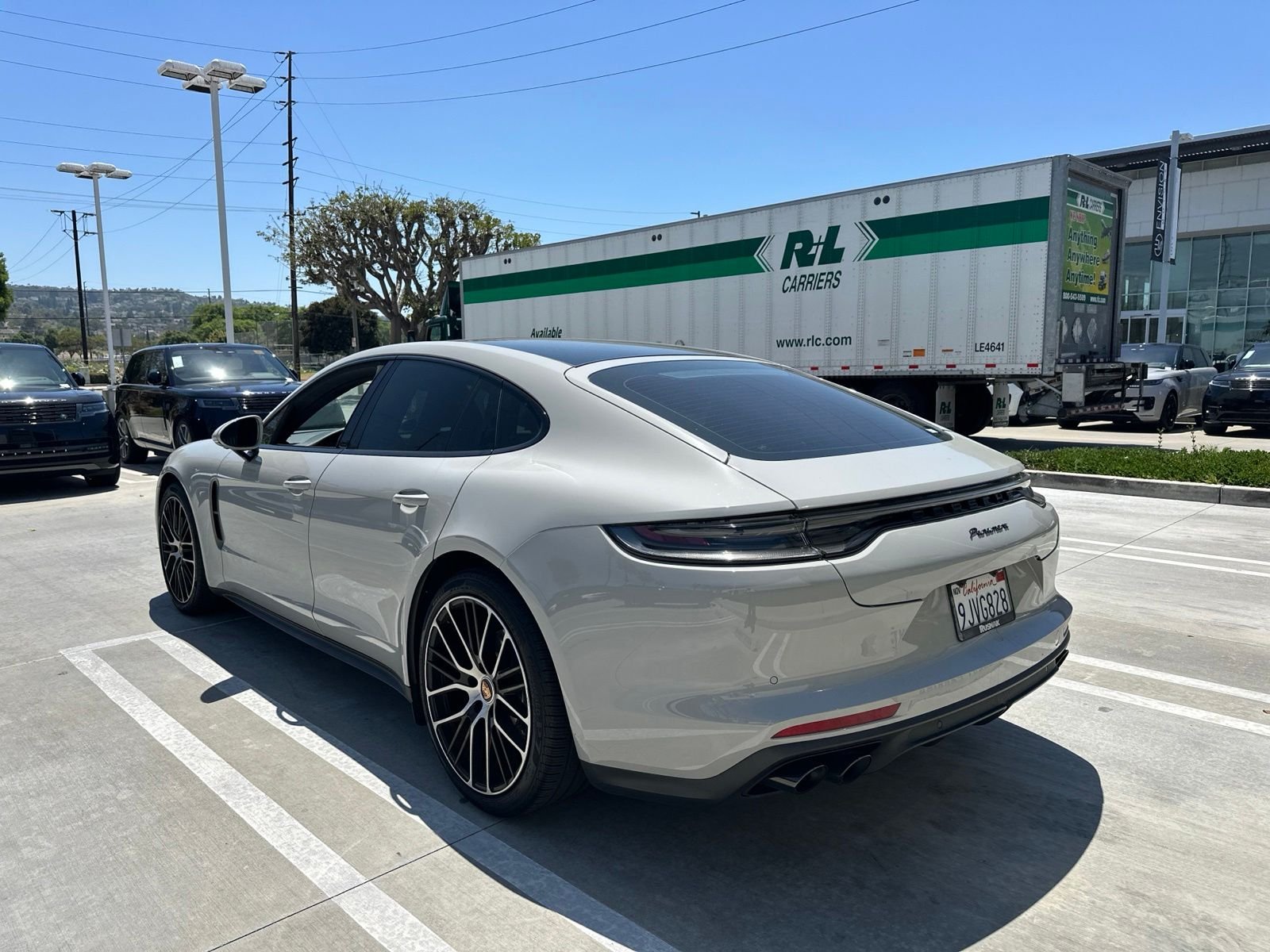 Used 2023 Chalk Porsche Platinum Edition image 4