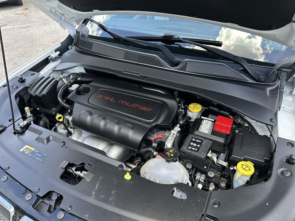 Used 2022 White Jeep Limited image 28
