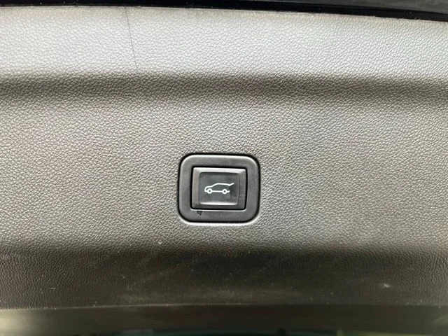 2022 GMC Yukon Denali - Photo 43