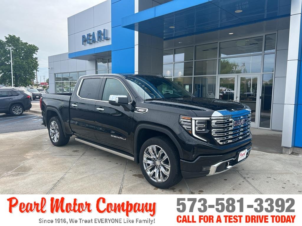 2025 GMC Sierra 4WD Crew Cab Short Box Denali's photo