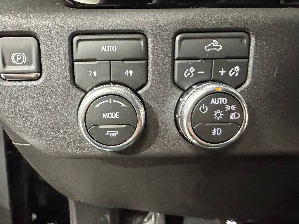 New 2026 Onyx Black GMC Elevation image 18
