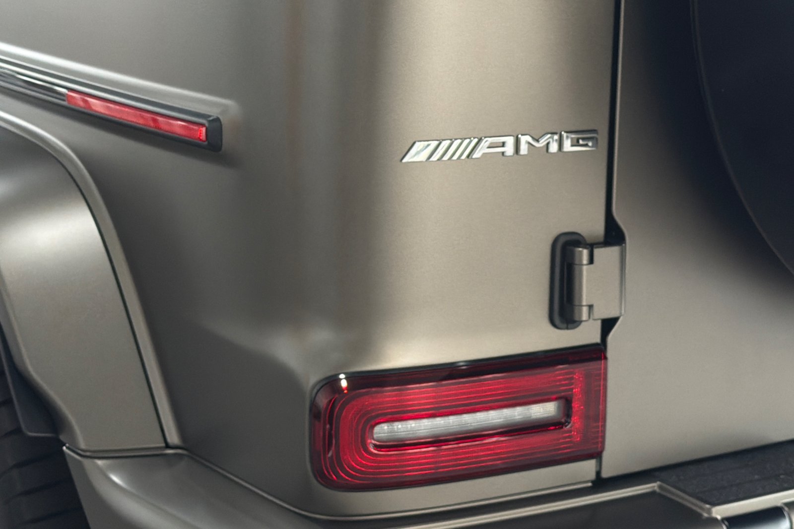 New 2027 MANUFAKTUR Monza Grey Magno Mercedes-Benz G 63 AMG® image 15