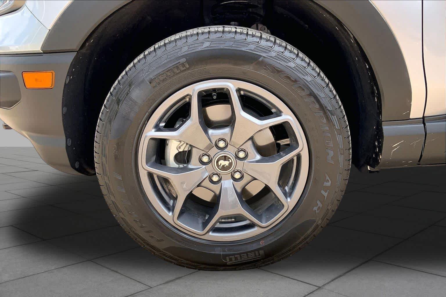 Used 2021 Iconic Silver Metallic Ford Badlands image 11