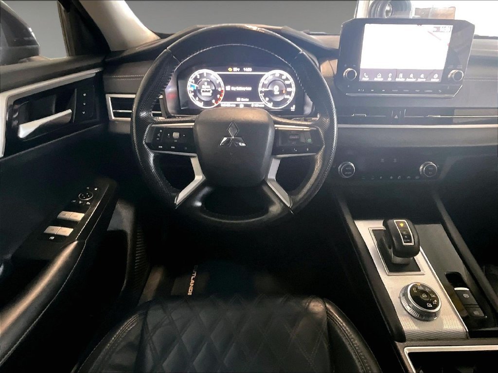Used 2022 Black Mitsubishi SEL image 18