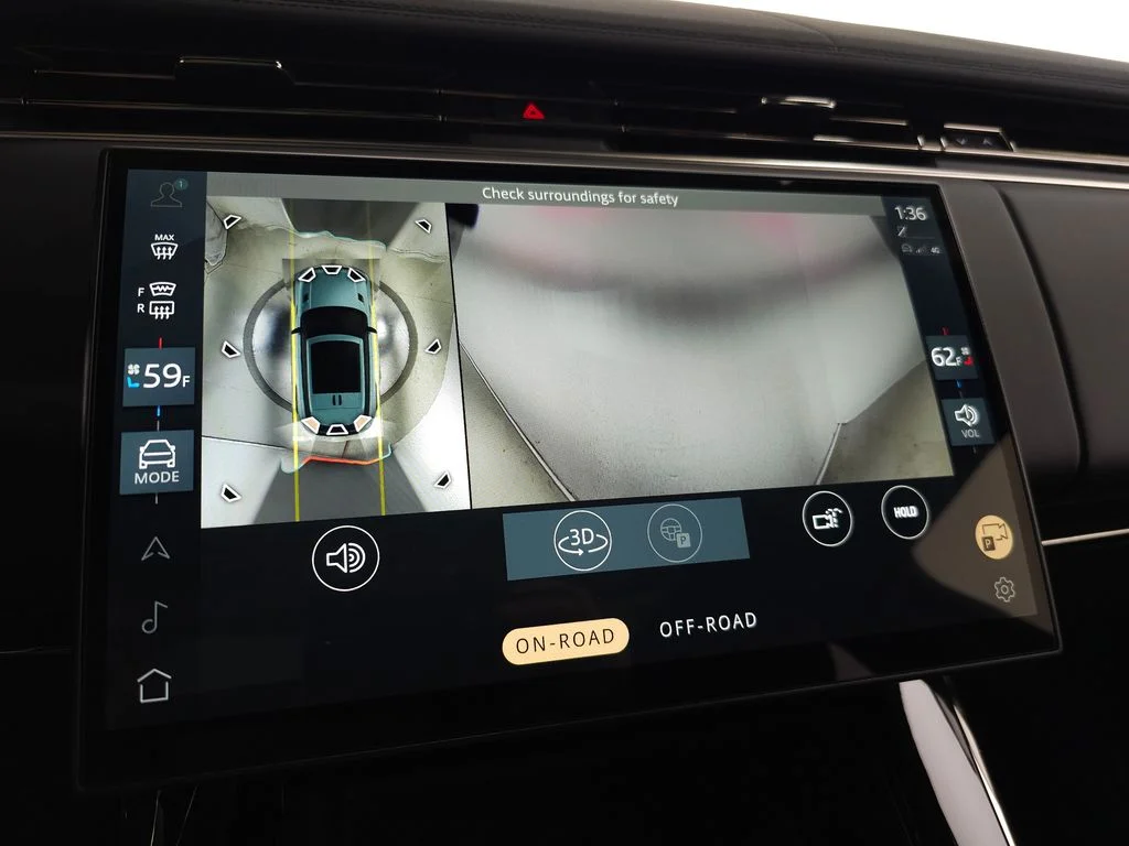Certified Used 2025 White Land Rover Dynamic SE image 33