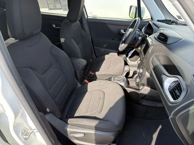 Used 2021 White Jeep Latitude image 25