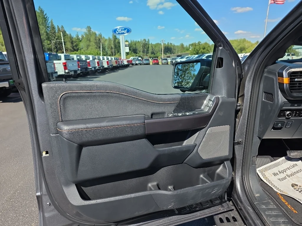 New 2026 Carbonized Gray Metallic Ford Tremor® image 13