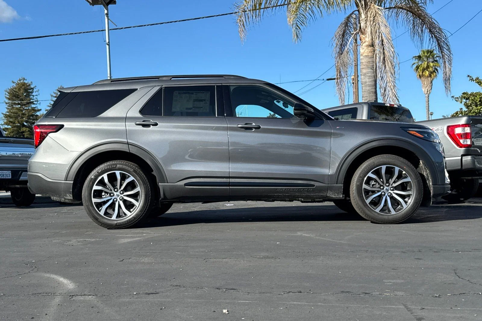 New 2026 Carbonized Gray Metallic Ford ST-Line image 2
