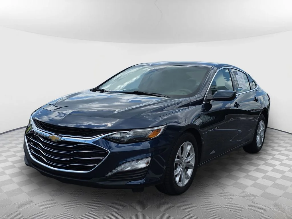 Used 2021 Blue Chevrolet LT image 4