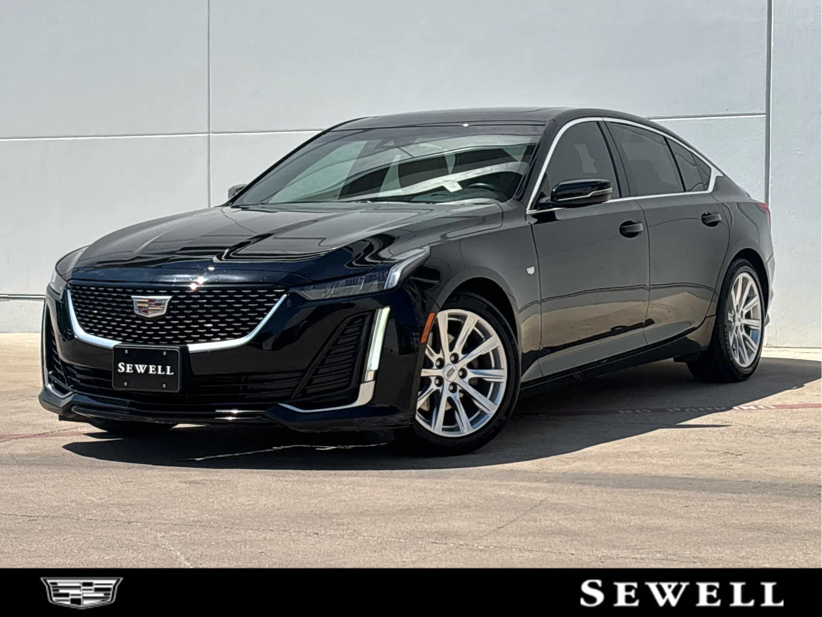 2022 Cadillac CT5 Luxury's photo