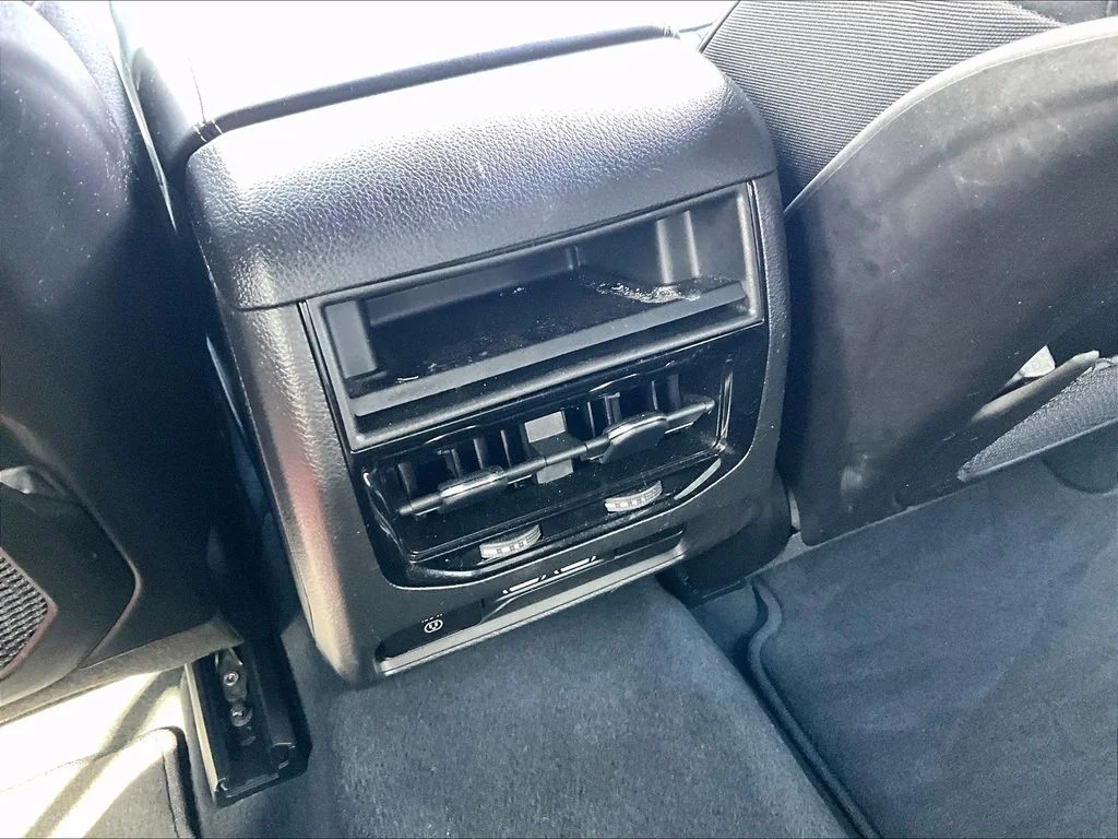 Used 2022 White Jeep Overland 4xe image 28