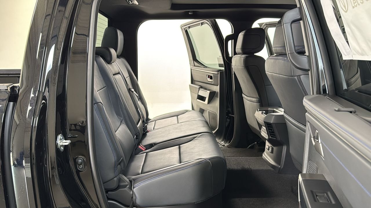 2026 Toyota Tundra Platinum - Photo 17