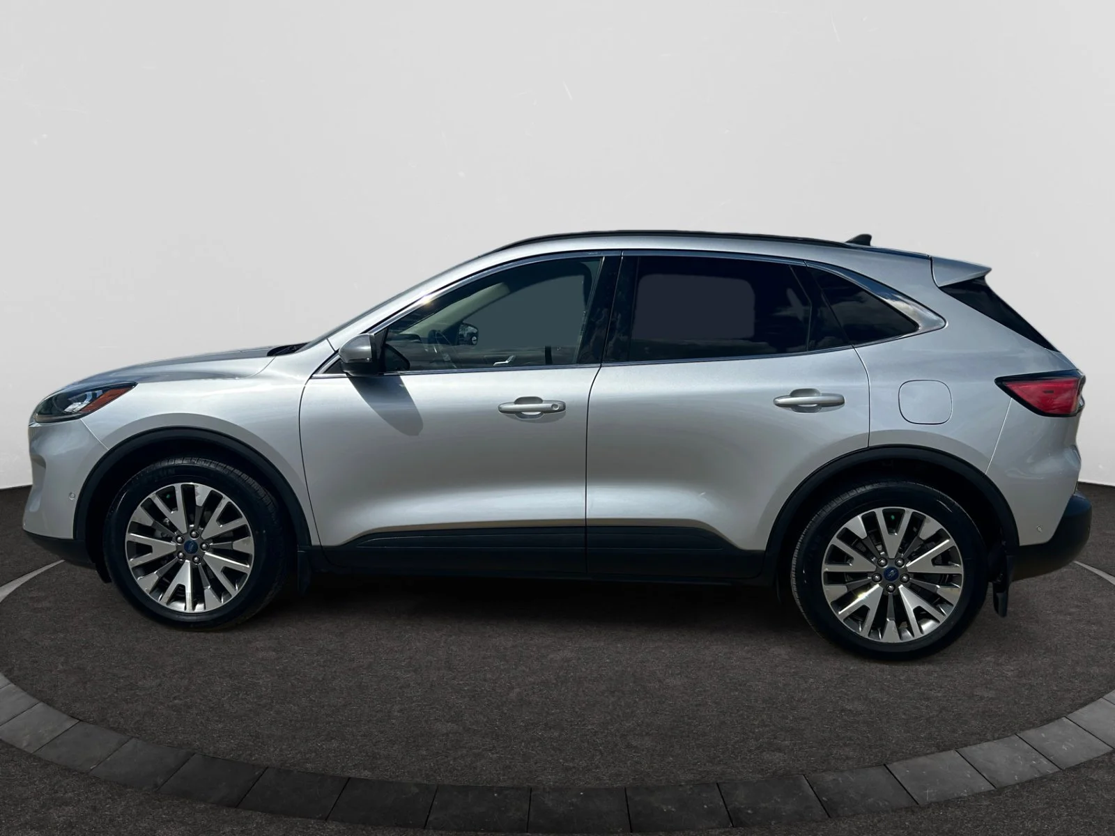 Used 2020 SILVER Ford TITANIUM HYBRID AWD image 2