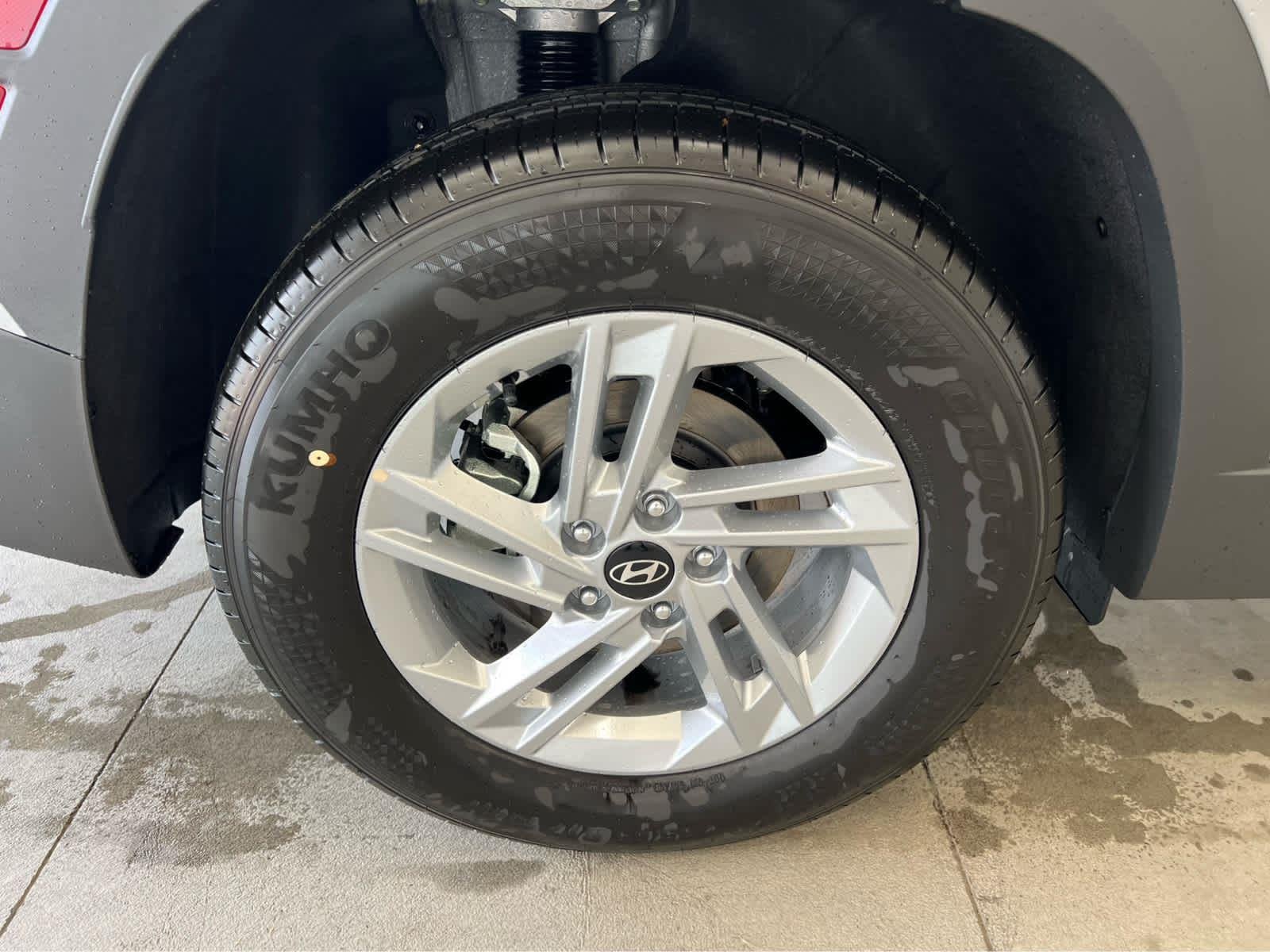 Used 2025 Shimmering Silver Hyundai SE image 10