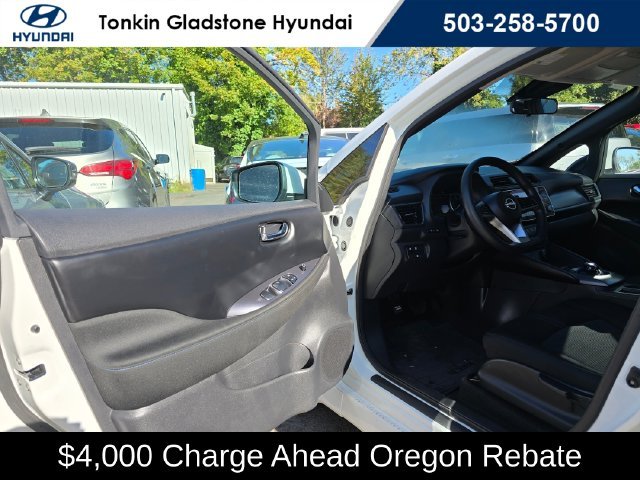 Used 2025 Glacier White Nissan S image 20