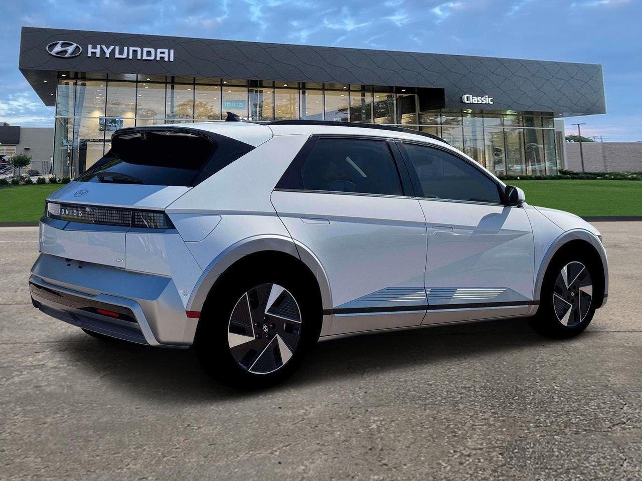 New 2026 Atlas White Hyundai Limited image 8