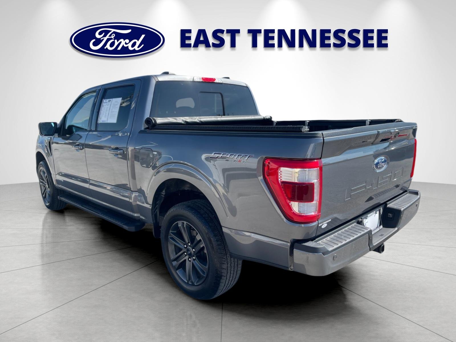 Used 2023 Gray Metallic Ford Lariat image 5