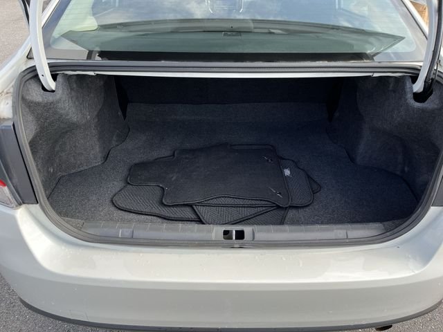 Used 2023 White Subaru Base image 21