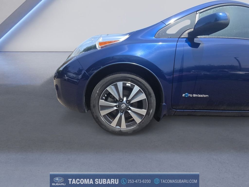 Used 2016 Blue Nissan SV image 9